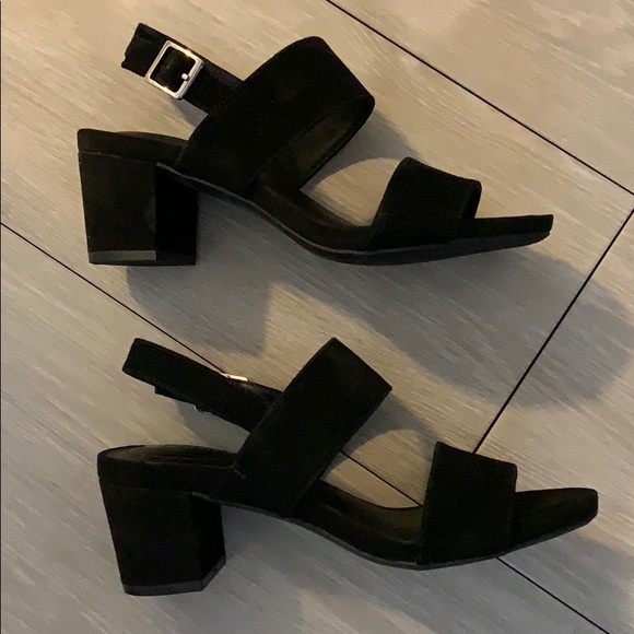Giani Bernini Shoes - EUC Giani Bernini Strappy Sandals